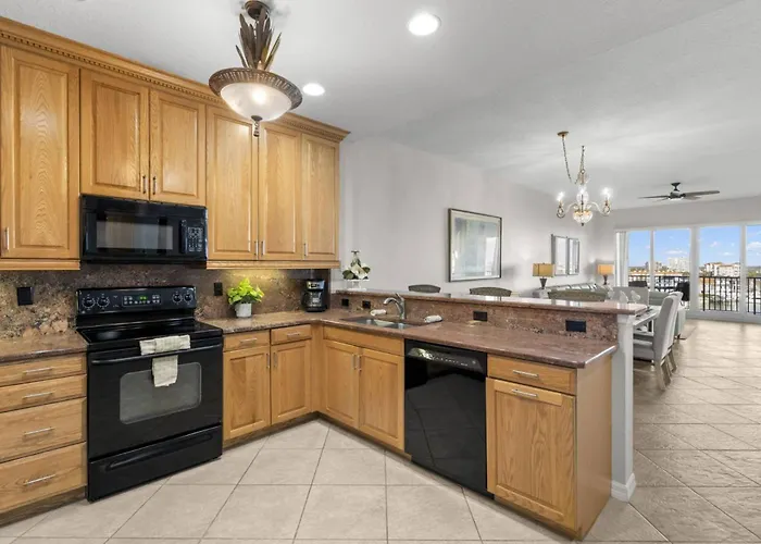 603 Harborview Grande *